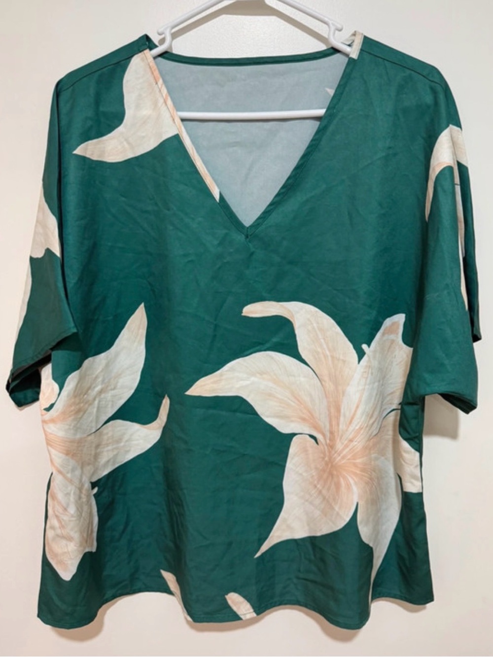 SHEIN Teal V-Neck Tunic with Cream Floral Print